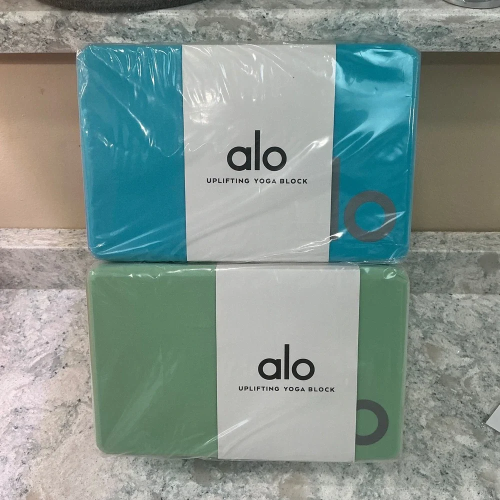 Alo Yoga Uplifting Yoga Blocks and Strap Set OS Aqua Honeydew Green Blue 3pc NEW